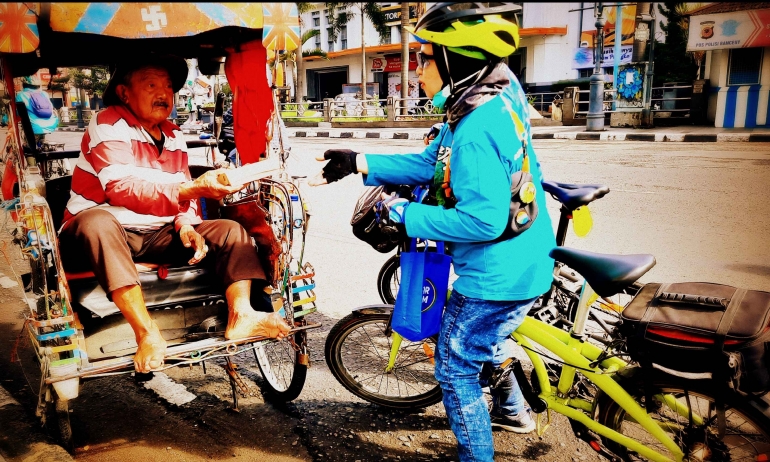 Jumat Bersepeda dan Berbagi ( Foto Bambang Forkom Bandung Raya)