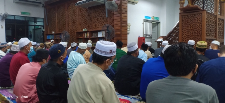 Sholat Tarawih Saat Ramadhan. Foto: Nurul Hidayat.