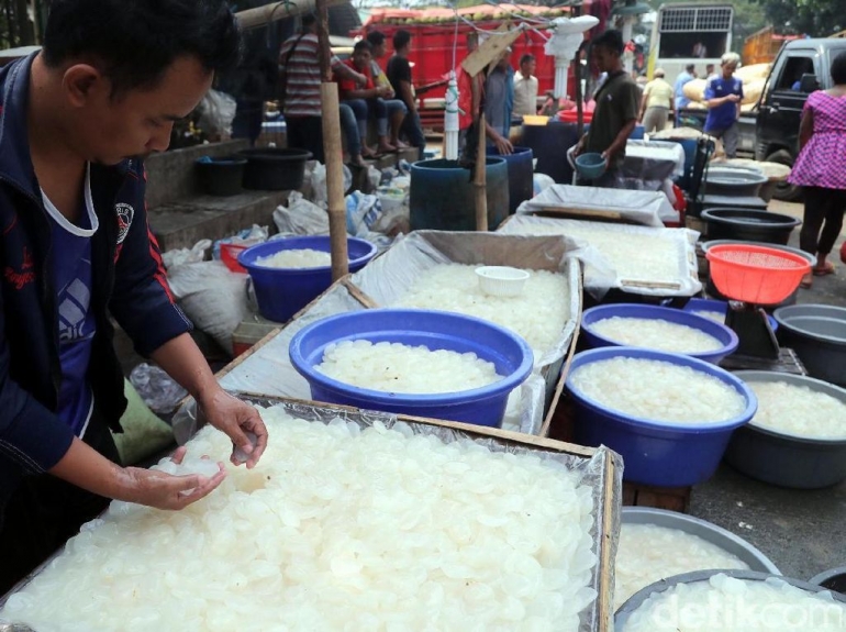 Kemilau kolang-kaling di pasar-pasar, dalam bulan Ramadhan. Sumber gambar: detik health