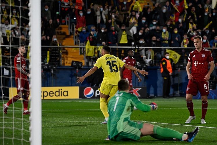 Arnaut Danjuma beselebrasi merayakan gol tunggal Villarreal  ke gawang Bayern Munich (Foto Pierre Philippe Marcou via Kompas.com)