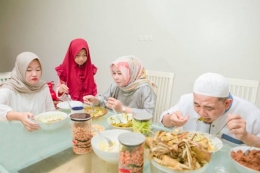 Tradisi Makan Sahur Di Bulan Ramadhan/istockphoto.com