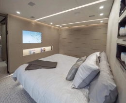 Sebuah kamar tidur di dalam pesawat Boeing 787-8 Dreamliner. Sumber: Kestral Aviation / www.luxurylaunches.com