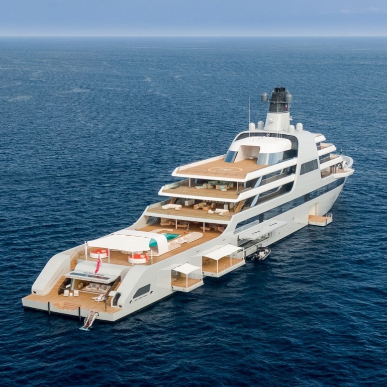 Solaris, superyacht yang sangat mewah milik Abramovich. Sumber: www.yachtbible.com