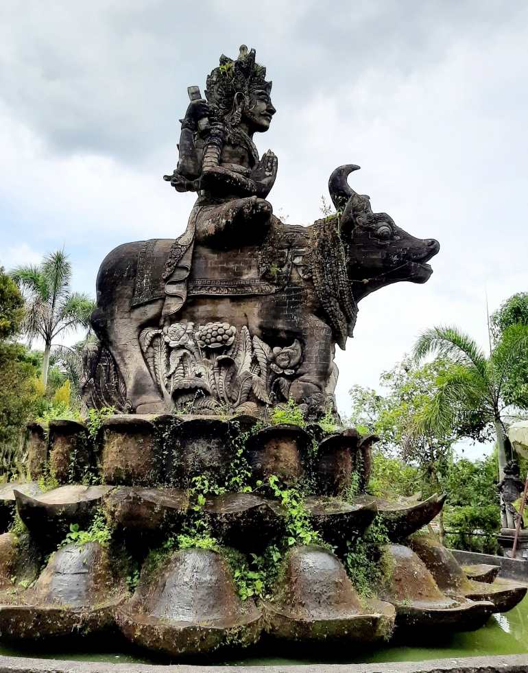 Patung Dewa Siwa Menunggang Nandini (Foto: Dokumentasi Pribadi)