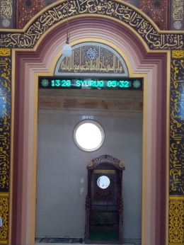 Mimbar salah satu masjid. Dokumentasi pribadi