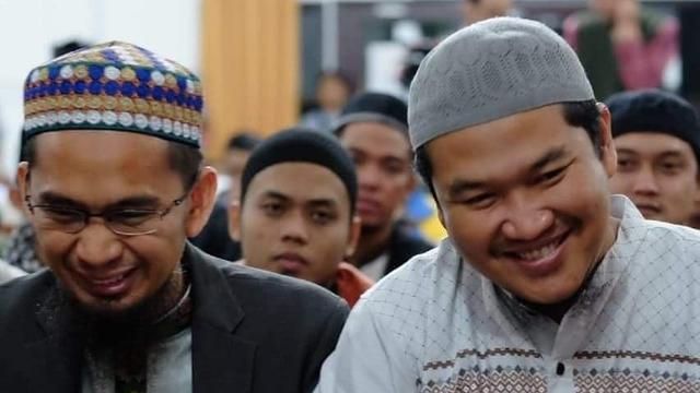 Ustad Adi Hidayat dan Ustad Oemar Mita (Sumber foto: liputan6.com)