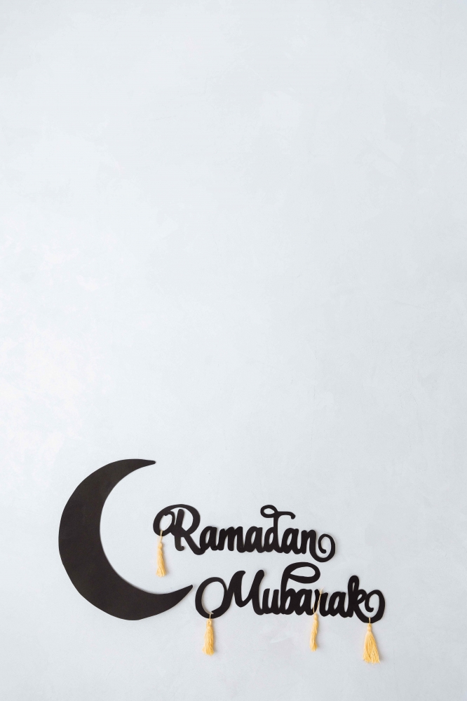 Foto oleh Thirdman dari Pexels | Ilustrasi Ramadan Kareem
