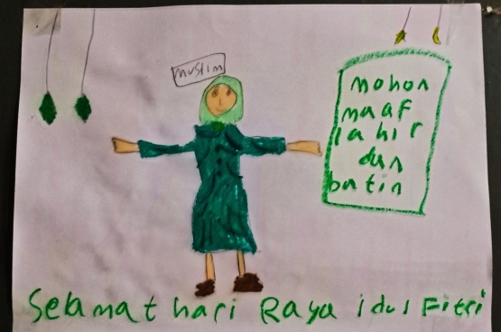 Kartu lebaran Idul Fitri yang digambar cucu Kiwa (foto : Nur Terbit)
