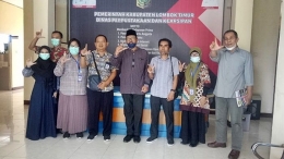 Foto bersama Sekdis Arsip Pusda Lotim. Dokpri