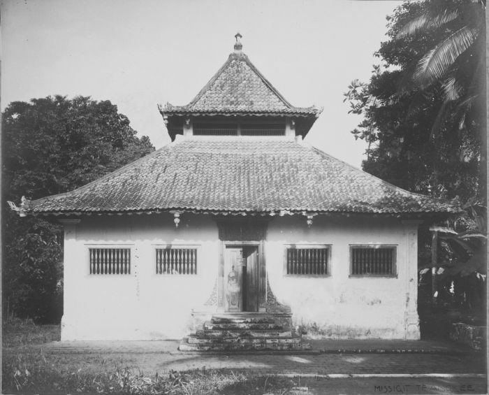 Bentuk Masjid Jami Angke di tahun 1900-1940 (Sumber: Wikipedia)