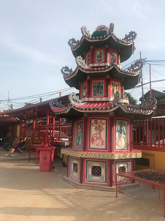 Image : Salah satu tempat pembakaran dupa (by Merza Gamal)