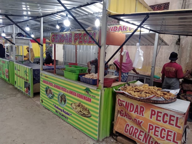 Kios Gendar Pecel Milik Bu Sulmiyati - Sumber : Dokumen Prama R. Putranto