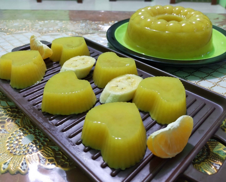 Puding Pisang Jeruk yang manis dan segar | Foto: Siti Nazarotin