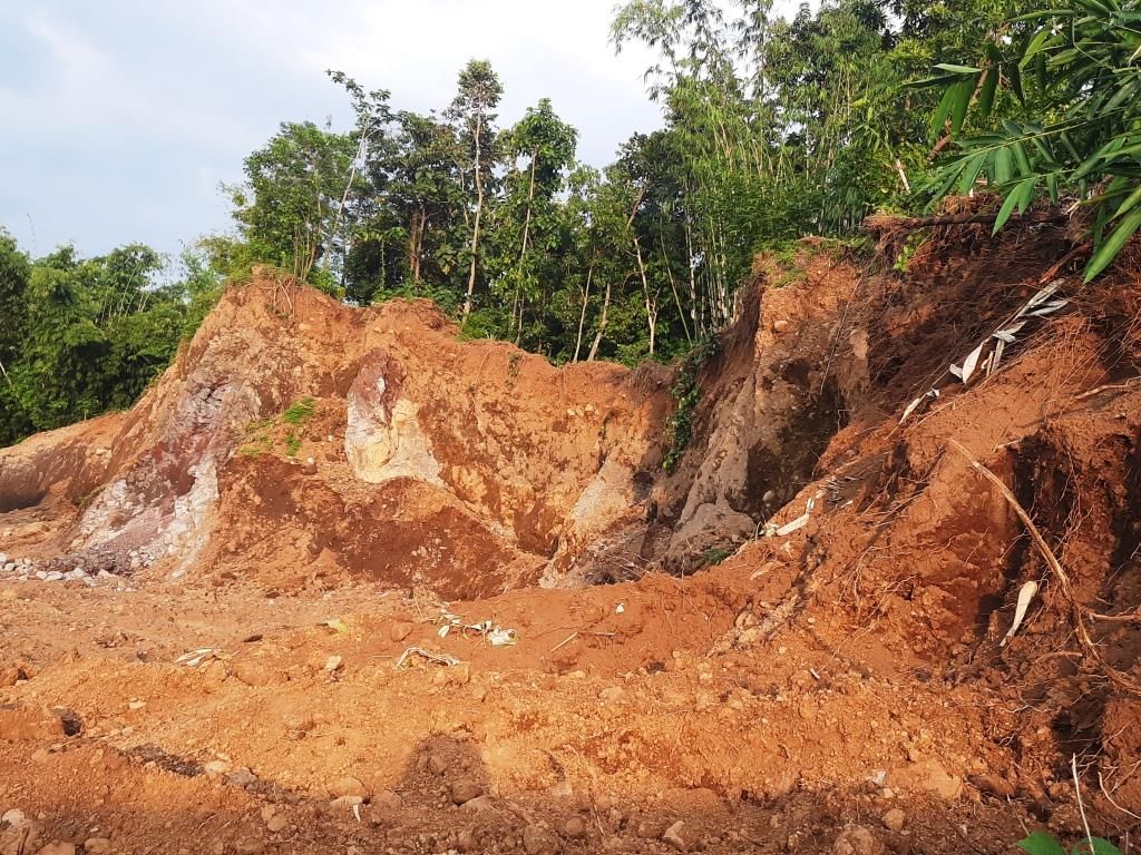 Gumuk yang dibongkar. Dokumentasi pribadi