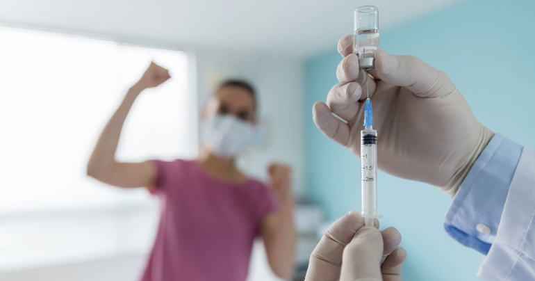 Happy moods during vaccinations help boost immunity. Credit: Cedars Sinai Hospital (2021).