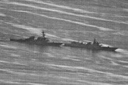 Hampir tabrakan antara Kapal Amerika Serikat USS Decatur dengan Kapal China Lanzhou. | Sumber: Angkatan Laut Amerika Serikat