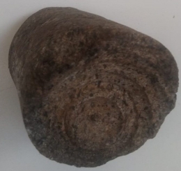 Batu ini berasal dari pengobaran sumur di Manglayang. Struktur batu ini padat dan keras (Dokpri)