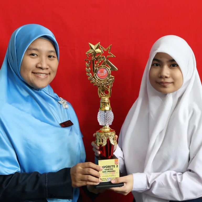 Yulia Wati bersama Amelia Nazwa Zahra