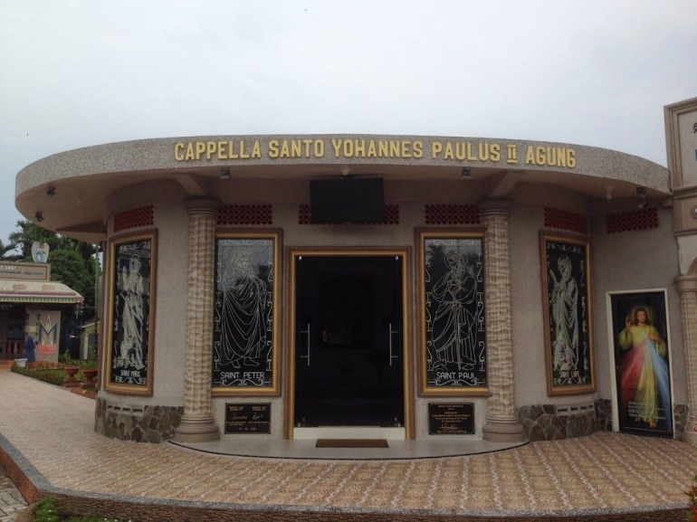 Image: Kapel Santo Yohannes Paulus II Agung tempat berdoa para biarawan (by Merza Gamal)