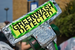 Ilustrasi greenwashing. Sumber: earth.org
