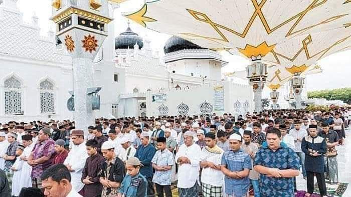 Image: Hari Jumat adalah hari raya seorang Muslim yang berulang setiap pekan (by Merza Gamal)