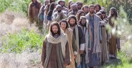 Yesus dan murid-murid-Nya (Sumber Foto: heraldmalaysia.com)