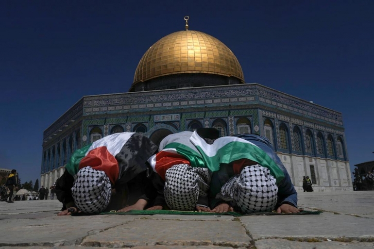 Mesjid Al Aqsa merupakan tempat paling suci ketiga bagi umat islam. Photo :  AP: Mahmoud Illean  