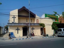Jl. Trunojoyo III adalah gang rumah kami yang lokasinya berada di belakang Gereja Pantekosta. (Foto mapsus.net)
