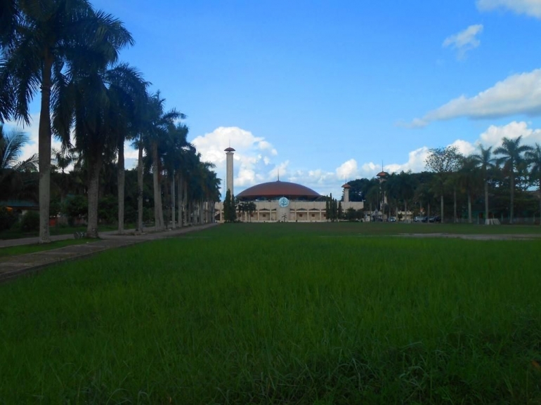 Image: Mesjid Raya Sabilal Muhtadin di-bangun di atas tanah yang luasnya 100.000 M2 (by Merza Gamal)