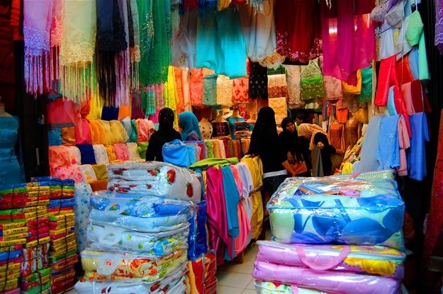 suasana belanja fashion di pasar Aceh-sumber foto dokpri