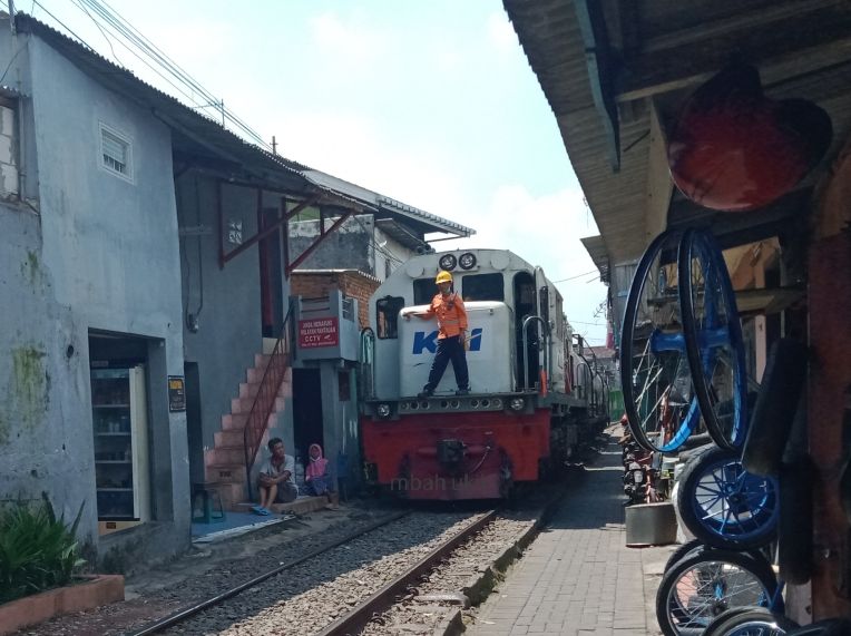 Dokumen pribadi.
googletag.cmd.push(function() { googletag.display('div-gpt-ad-712092287234656005-411');});