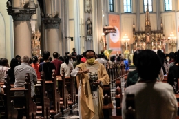 Suasana ibadah misa yang dipimpin oleh Kardinal Ignatius Suharyo. (Jonas/Mahasiswa)