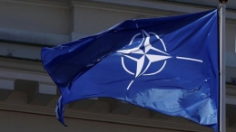   Bendera NATO (Sumber foto dari JPNN)