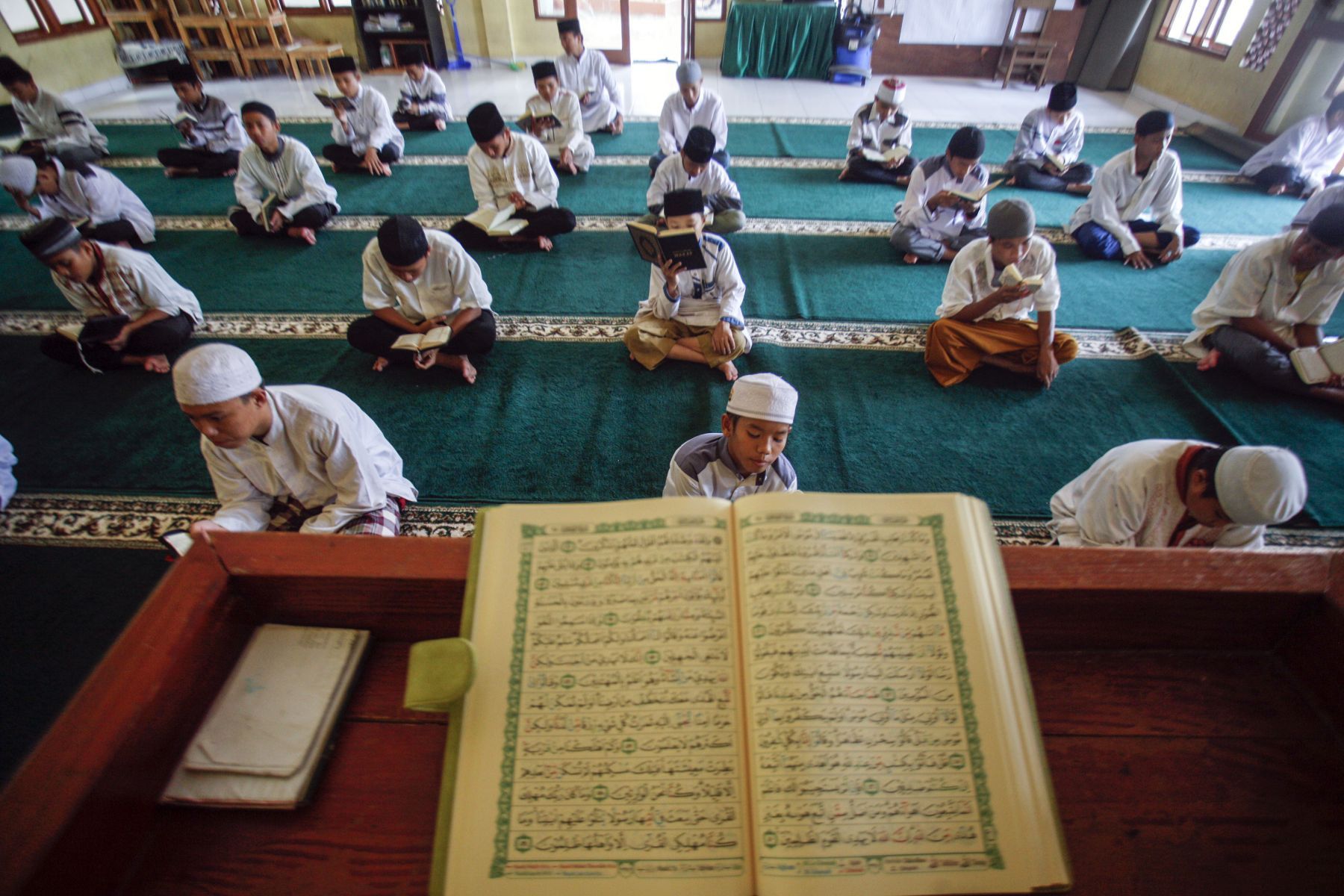 menghafay al-Qur'an (via mediaindonesia.com)