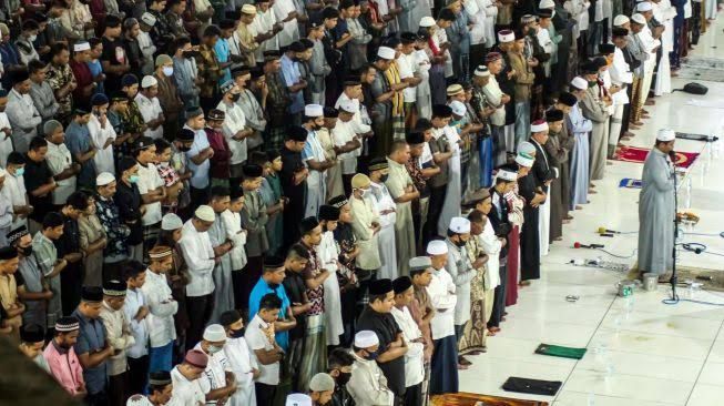 Shalat Tarawih/Foto: Suaracom