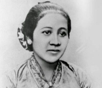 Ibu Kartini (sumber foto: news detik.com)
