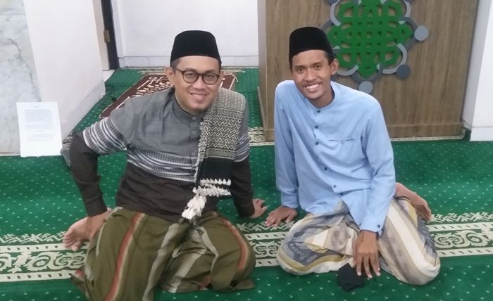 Bersama Pengurus Masjid Takwa Nandjar Ust. Luthfi Bagus. dokpri