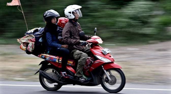 Mudik pakai motor (mudikgratis.com)