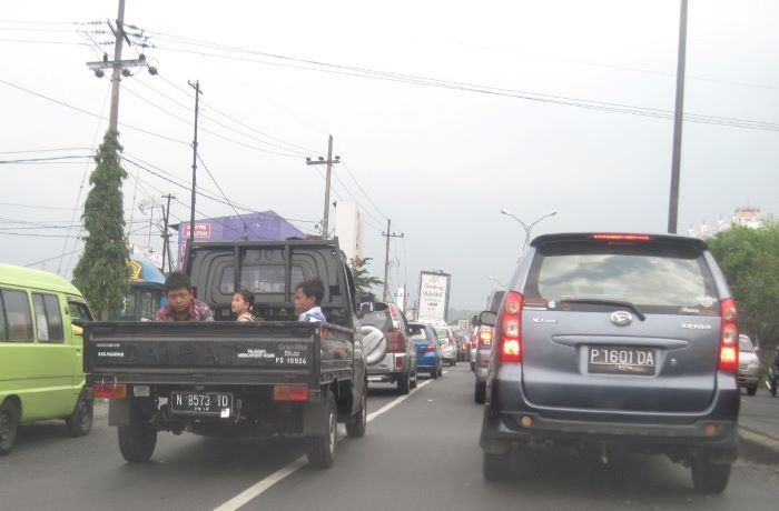 Sabar, jalan padat merayap. | Dokumen pribadi 