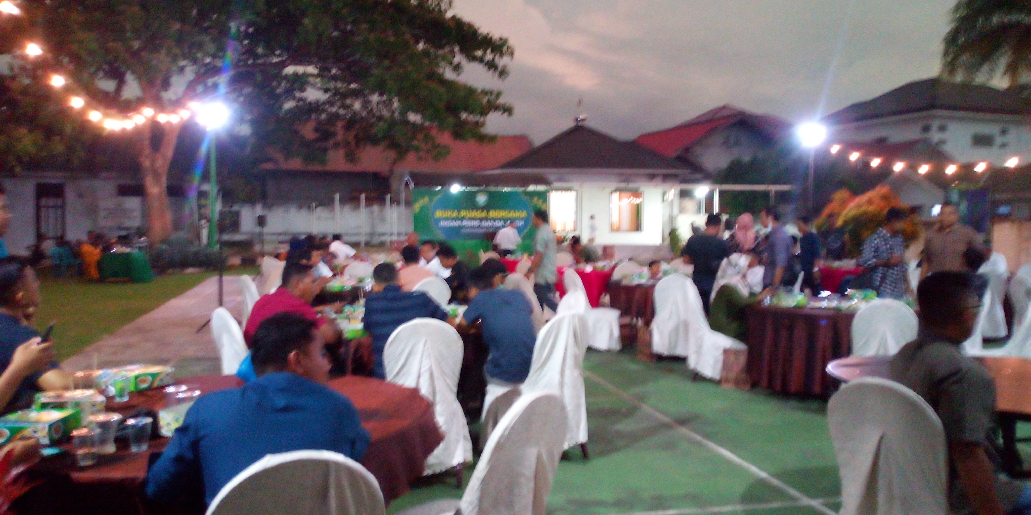 Suasana Buka Puasa Bersama Jurnalis dengan Kapendam Iskandar Muda (Doc Istimewa-Rachmad Yuliadi Nasir)