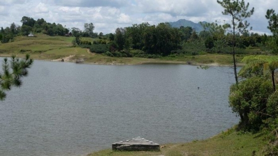 Danau Sidihoni (Sumber foto: medan.tribunnews.com)