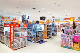 koleksi mainan di toko yang bisa dipilih (sumber:Toyskingdom.co.id)