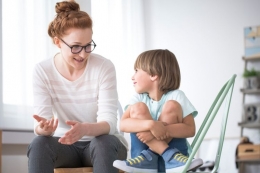 Ilustrasi interaksi anak dan orangtua. Sumber: Shutterstock via Kompas.com