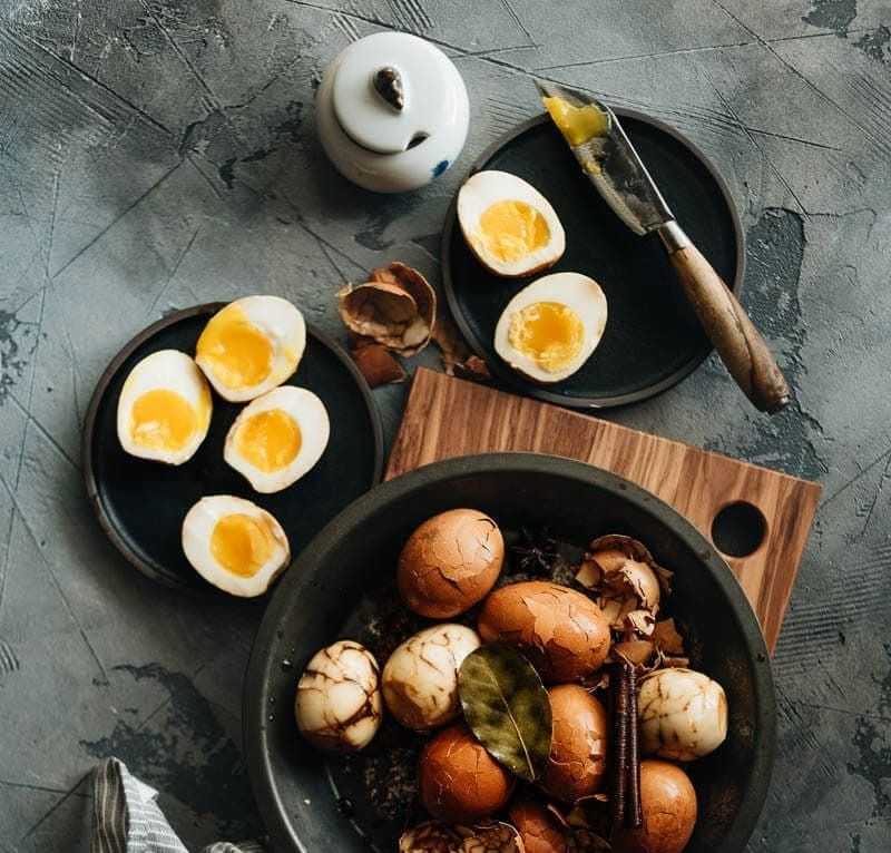 Image: Chinese Tea Eggs biasanya juga menjadi snack peneman minum teh di kalangan peranakan Tionghoa (by Merza Gamal)