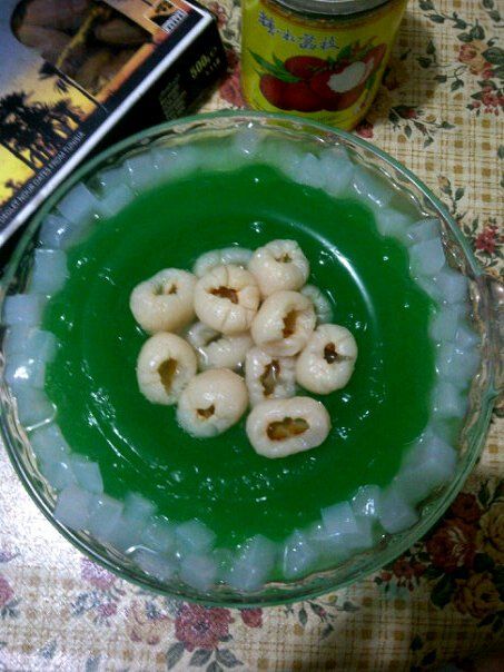 Image: Puding Pandan Leci sebagai makan penutup (by Merza Gamal)