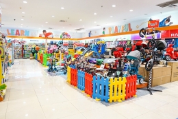 Produk Toys Kingdom sangat lengkap. | Foto Dokumentasi Toys Kingdom.