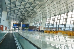 https://travel.kompas.com/read/2020/05/12/194900227/bandara-soekarno-hatta-masuk-daftar-bandara-terbaik-dunia-2020-versi-skytrax?page=all