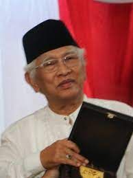 KH Mustofa Bisri (Sumber Foto: wikipedia)