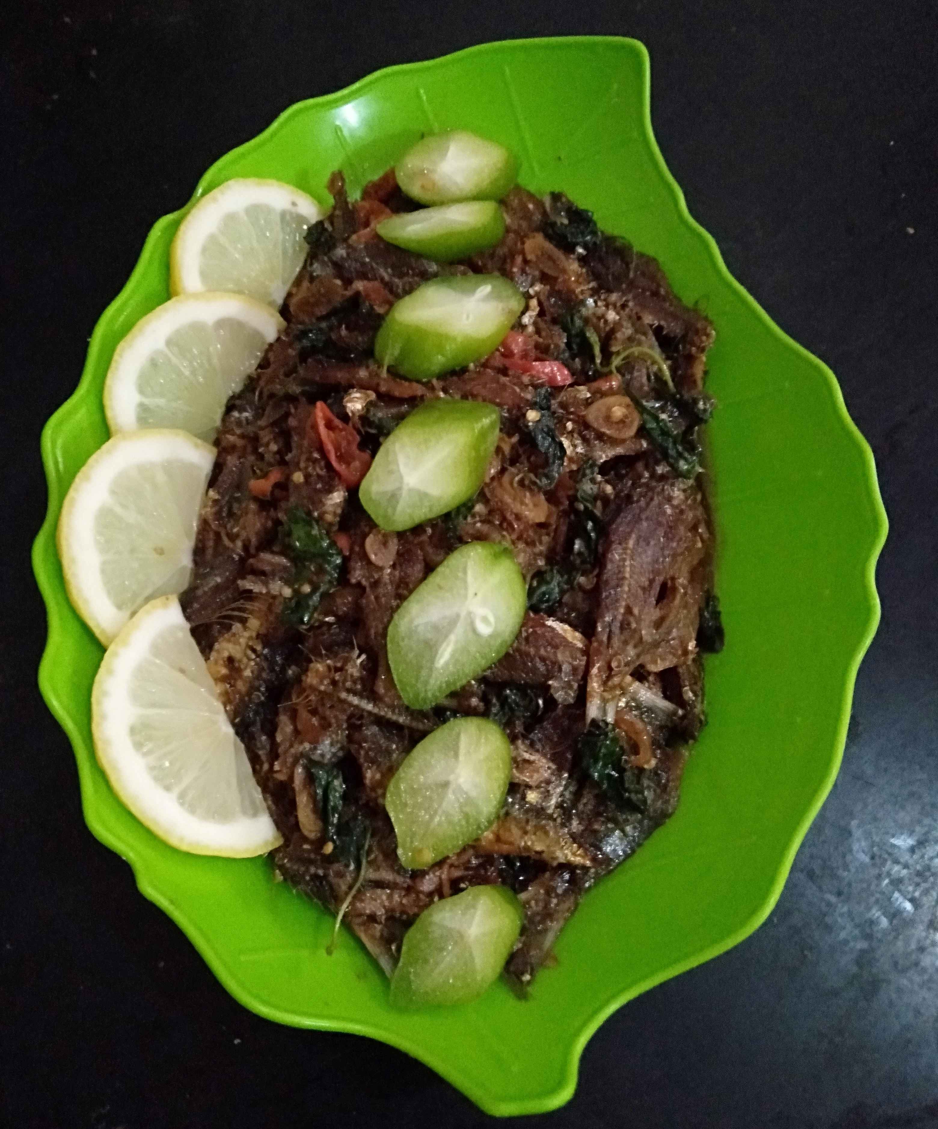 Masak praktis dendeng ikan asin kemangi bumbu podomoro. Foto: Dokpri