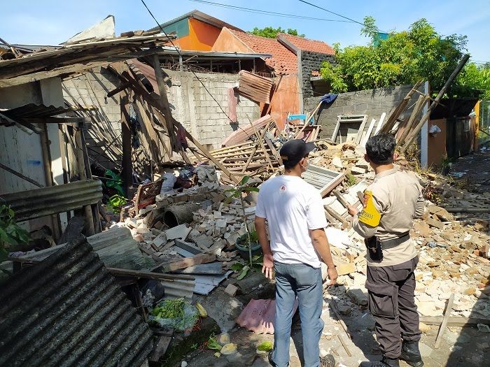 Sebuah rumah hancur diduga karena petasan.Foto:Wahyu Priyanti/krjogja.com